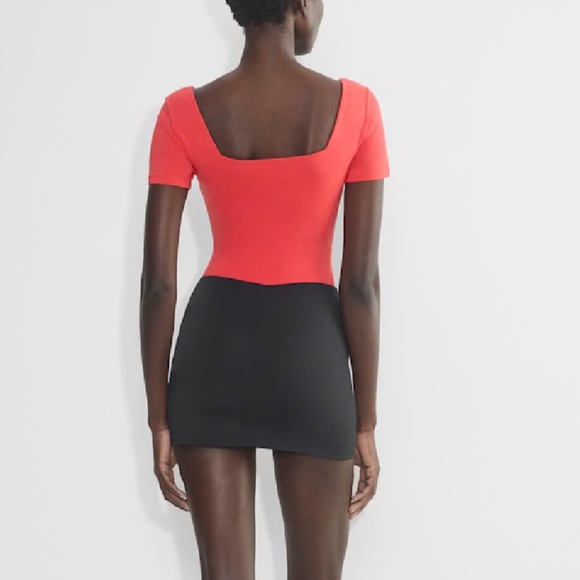 Aritzia Contour Squareneck Bodysuit size M - Picture 4 of 9